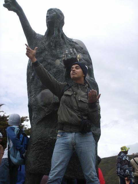 YERAR, MONUMENTO A LA LOCA LUZ CARABALLO. PASEO AL PARAMO 13-08.