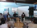 Jovenes exponen...