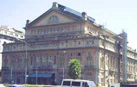 El Colón en zapatillas