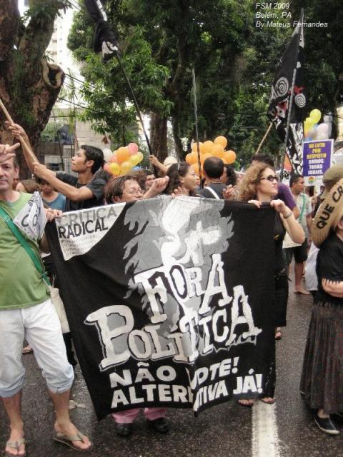 Crítica Radical na Caminhada da Paz - Uma outra política é possível?