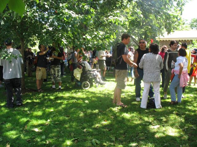 Many peeple go back to U of T grounds for BBQ!