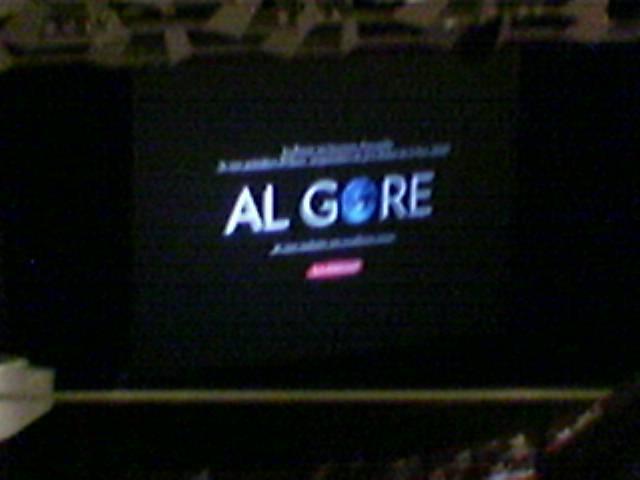 Al Gore's Conference (La Presse, 3000 people attended)